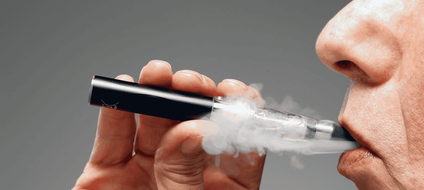 Rides du fumeur, fumer accentue les rides